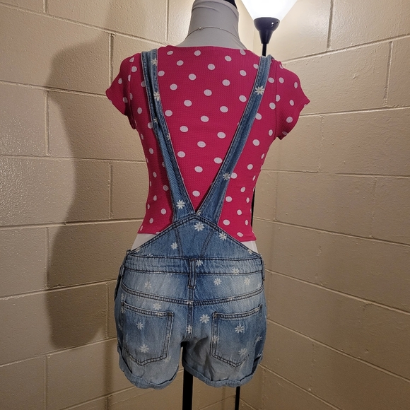 CLOSET CLEANOUT LEI Floral Shortalls - Picture 5 of 6